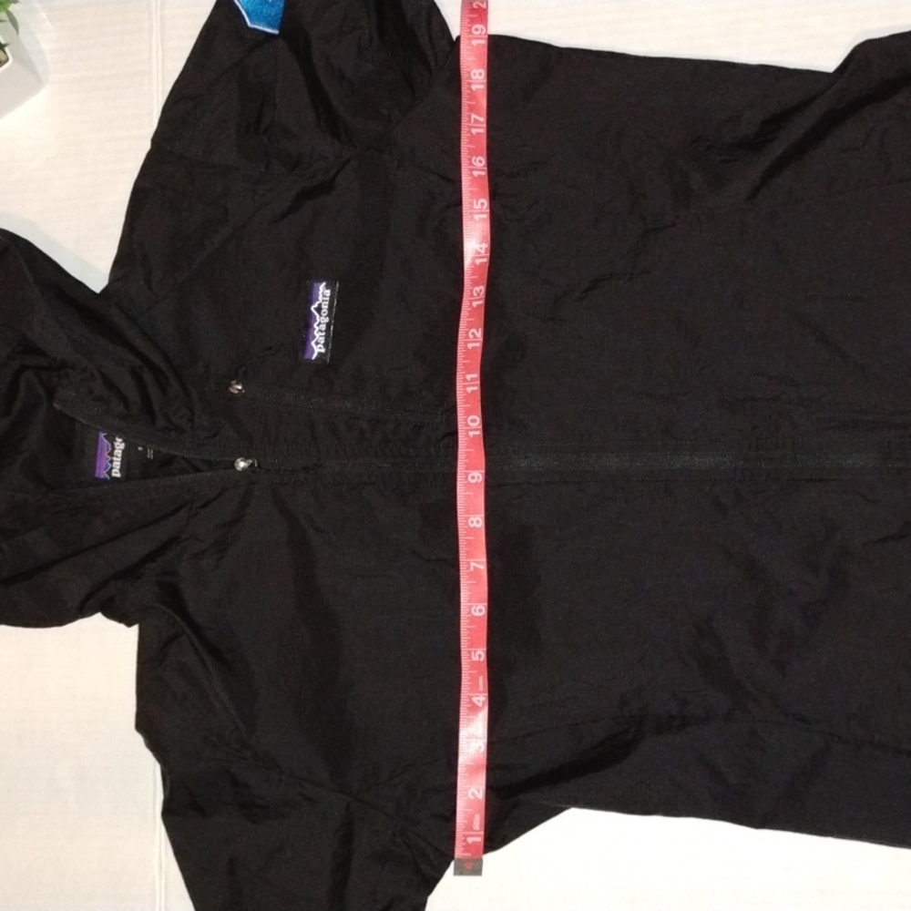 Patagonia Hooded Windbreaker Jacket. Black. Women's size Small. FREE GIFT - Picture 4 of 14